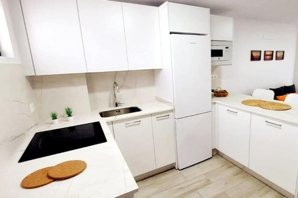 Newly Refurbished Beachfront Apartment. San Bartolomé Exterior foto