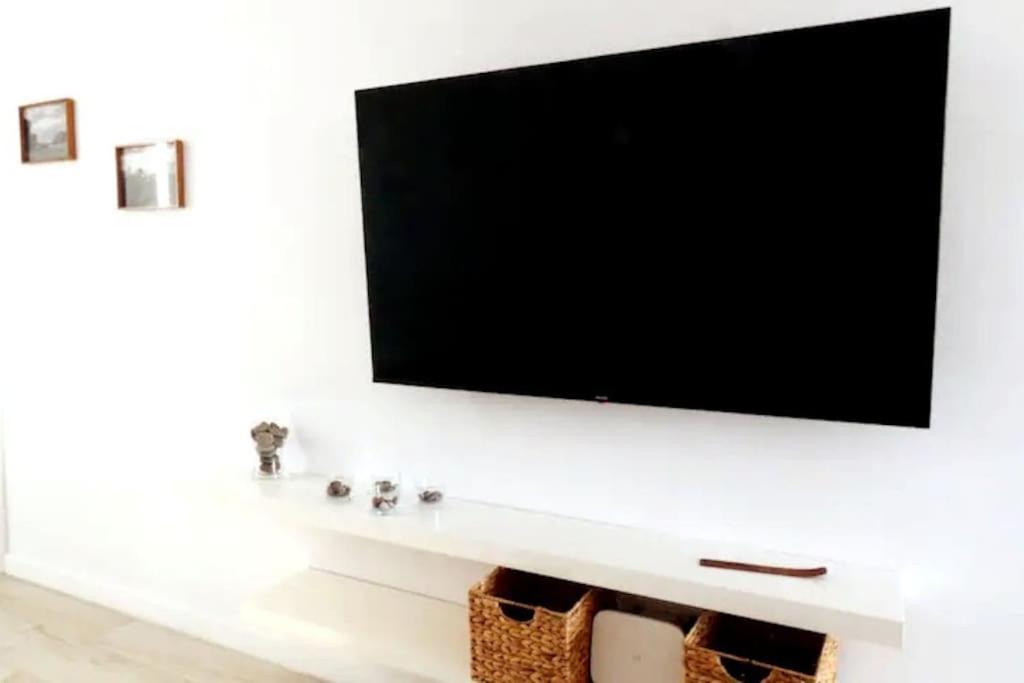 Newly Refurbished Beachfront Apartment. San Bartolomé Exterior foto